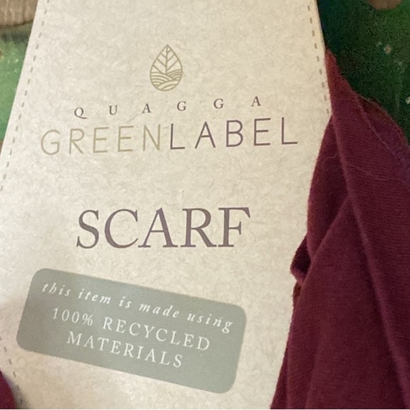 GreenLabel SCARF NWT long wrap around pretty wine burgundy color - Picture 8 of 8